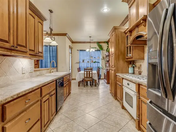 1301 Timber Ridge DR, Choctaw, OK 73020