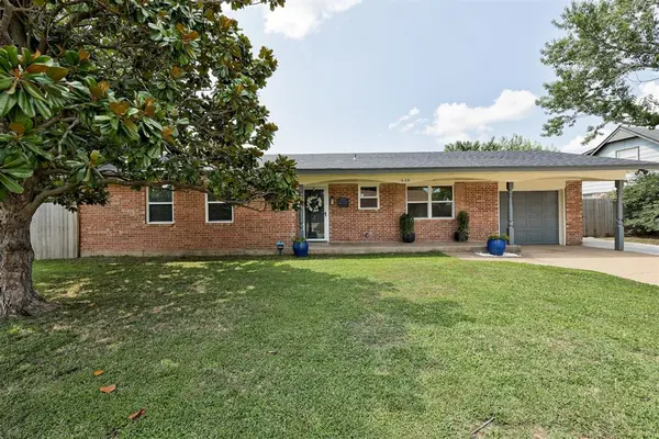 648 NW 17th ST, Moore, OK 73160