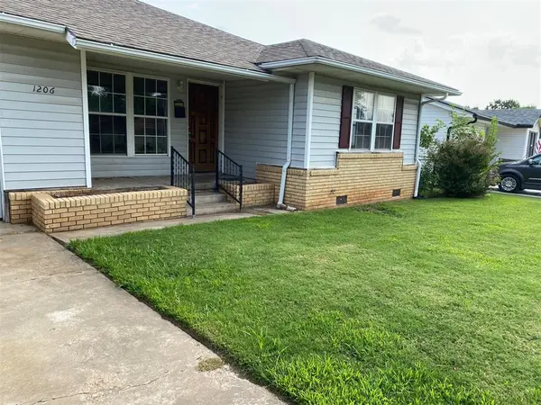 1206 Monroe DR, Shawnee, OK 74804
