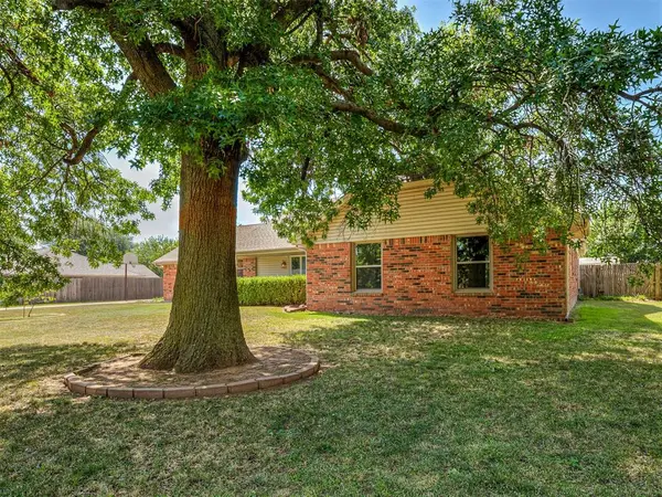 1536 W Whippoorwill WAY, Mustang, OK 73064