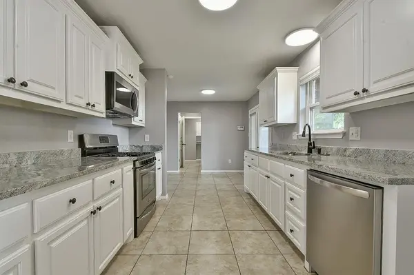 3217 Fairway DR, Moore, OK 73160