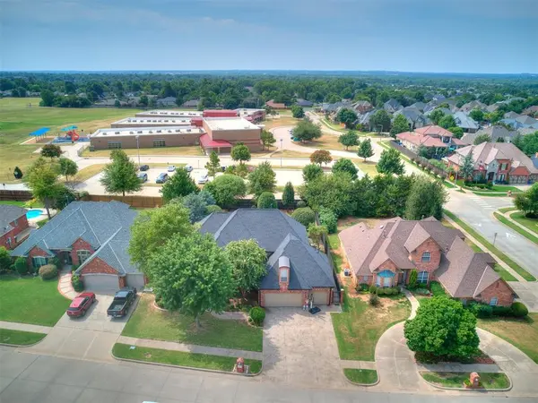4320 Middlefield CT, Norman, OK 73072
