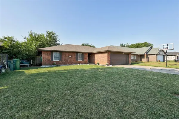 1014 Richmond ST, Yukon, OK 73099