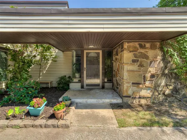 4131 Green Hills DR, Norman, OK 73072