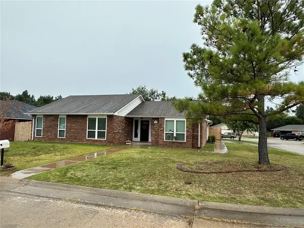 1021 Aspen DR, Shawnee, OK 74804