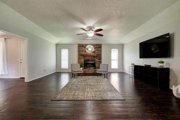 10116 Dover DR, Yukon, OK 73099