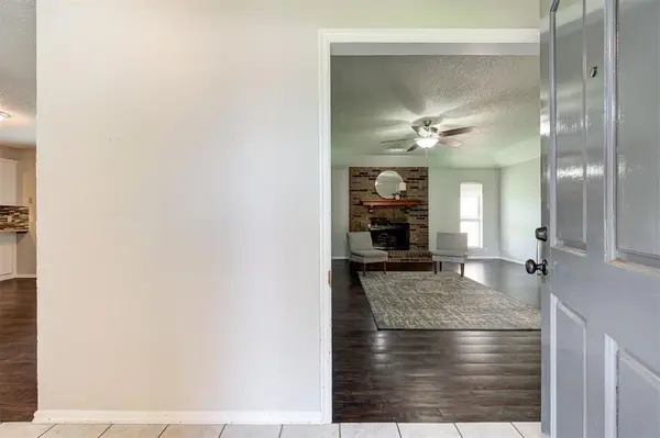 10116 Dover DR, Yukon, OK 73099