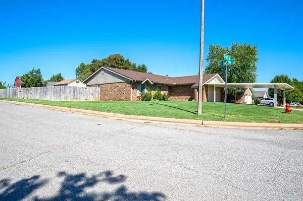 8701 Tracy DR, Oklahoma City, OK 73127