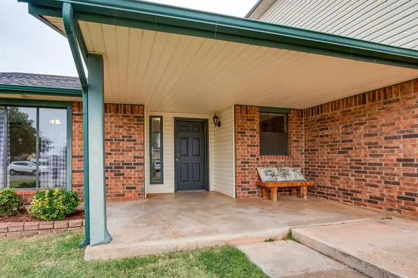 11821 SW 4th TER, Yukon, OK 73099