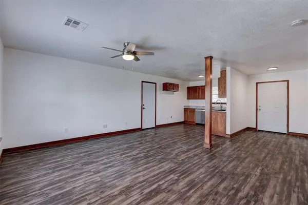 1020 NW 18th ST, Moore, OK 73160