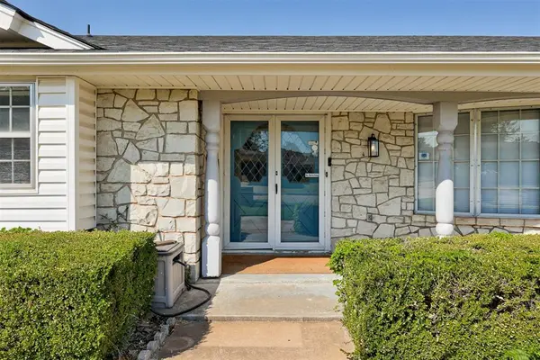3637 Sunvalley DR, Midwest City, OK 73110