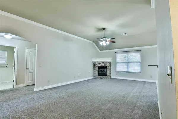 631 W Shadow Ridge WAY, Mustang, OK 73064