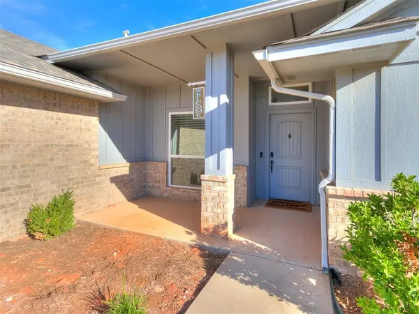 11621 SW 9th ST, Yukon, OK 73099