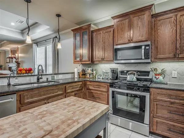 3401 Chardonnay LN, Norman, OK 73071