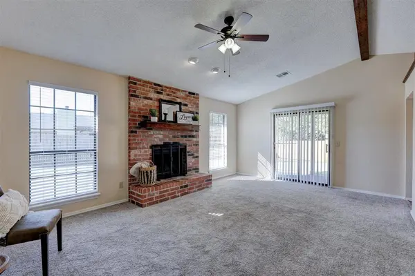 528 Beagle CIR, Edmond, OK 73003