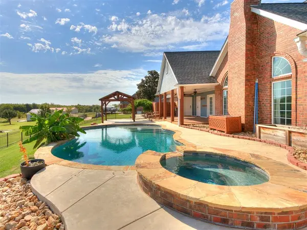 1404 Lost Creek DR, Moore, OK 73160