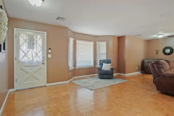 3216 Beverly DR, Edmond, OK 73013