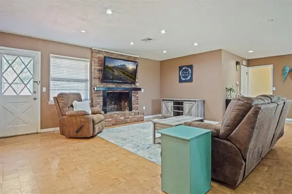 3216 Beverly DR, Edmond, OK 73013