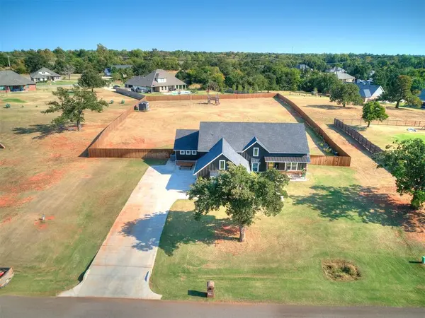 12140 Memory LN, Edmond, OK 73025