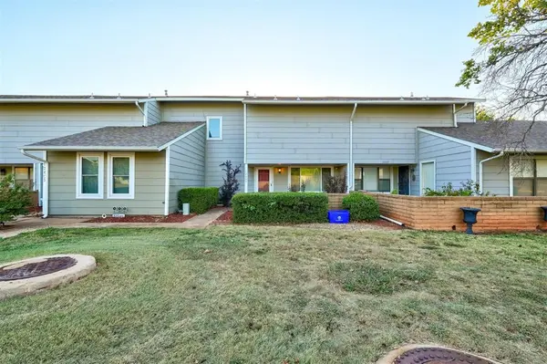 12607 Trail Oaks DR, Oklahoma City, OK 73120