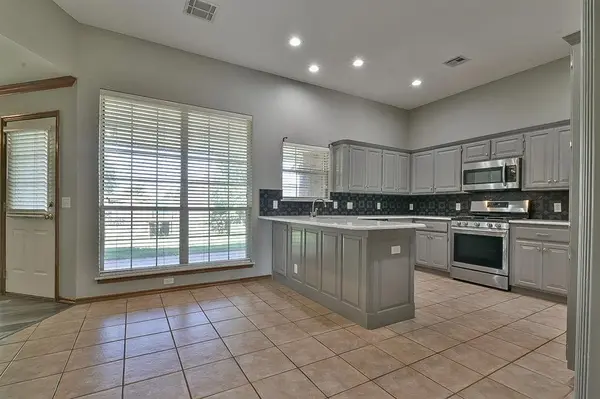 15921 Sheffield BLVD, Edmond, OK 73013