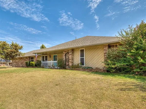200 E Grand Teton CT, Yukon, OK 73099