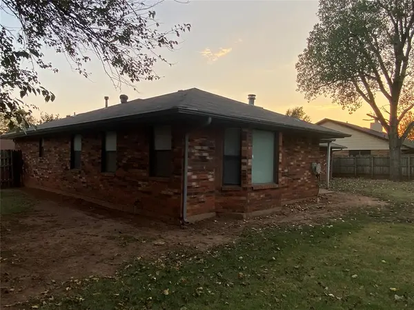 1211 W Gemini RD, Edmond, OK 73003