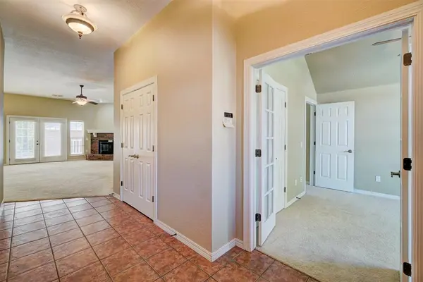 641 Lakeside DR, Noble, OK 73068