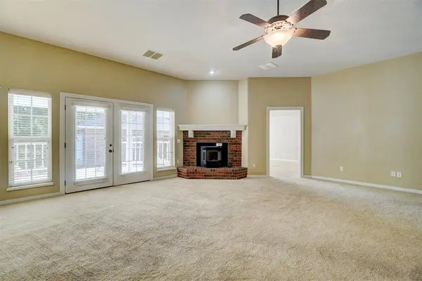 641 Lakeside DR, Noble, OK 73068
