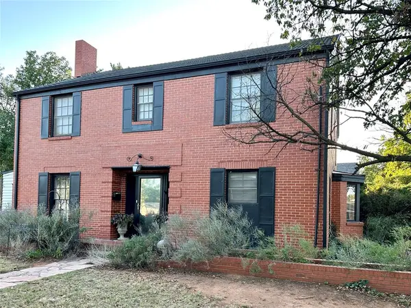 620 N College ST, Cordell, OK 73632
