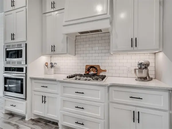 8112 NW 161st TER, Edmond, OK 73013