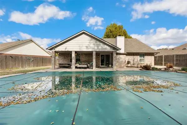 1121 Sennybridge DR, Yukon, OK 73099
