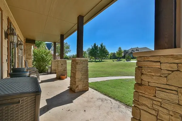 1225 Brookside CT, Edmond, OK 73025