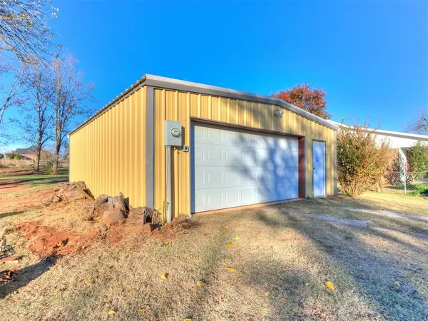 2098 County Road 1220, Tuttle, OK 73089