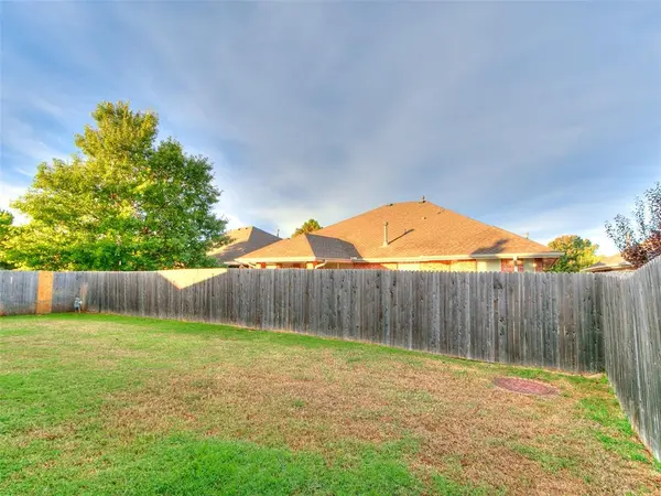 17401 Zinc DR, Edmond, OK 73012