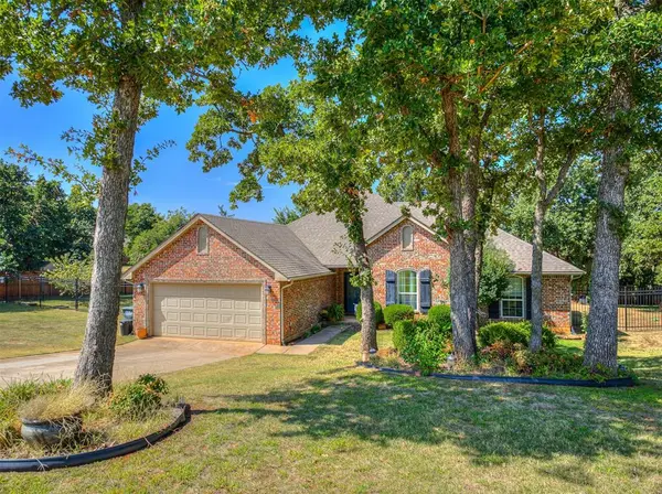 8723 Hawkeye PASS, Edmond, OK 73034