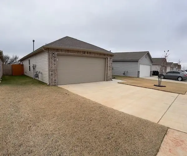 11713 Annette DR, Yukon, OK 73099