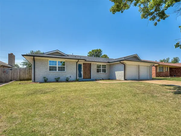 1924 Plymouth LN, The Village, OK 73120