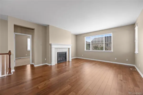 4961 S Versailles CIR, Aurora, CO 80015