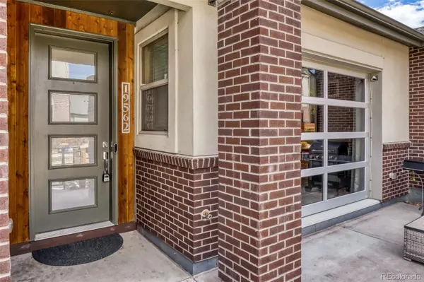 19562 E Sunset CIR, Centennial, CO 80015