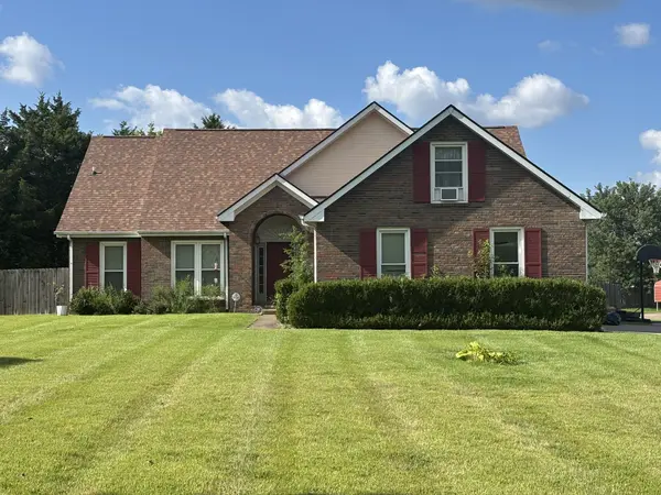1985 Waywick Dr, Clarksville, TN 37043