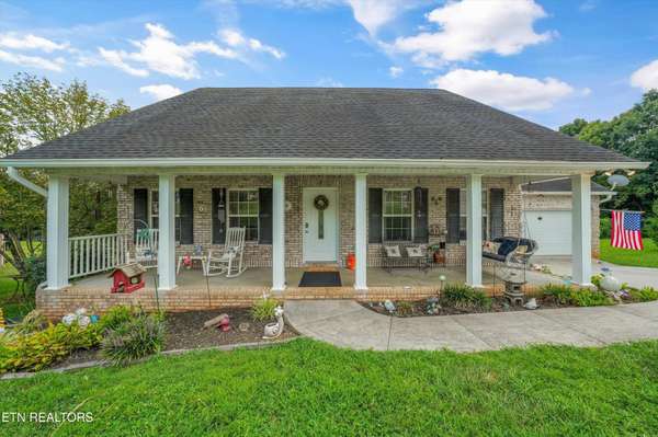 225 Hillsborough Lane, Lenoir City, TN 37772