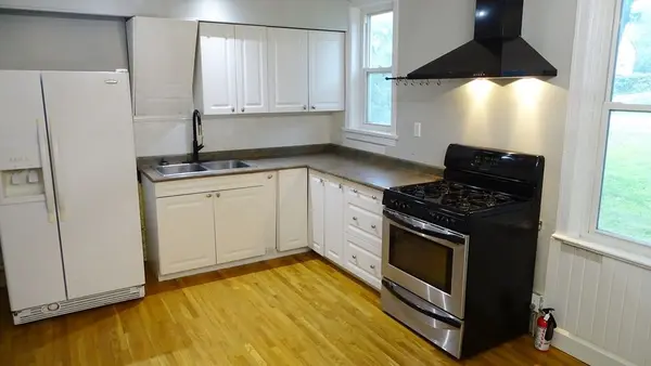 39 Grove ST W, Barrie, ON L4N 1M6