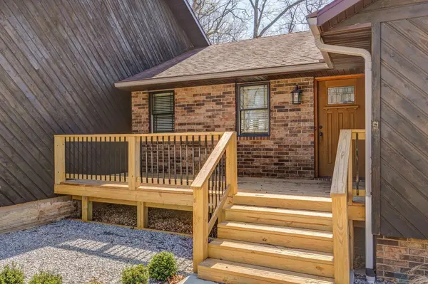 2800 W Oak Run, Ozark, MO 65721