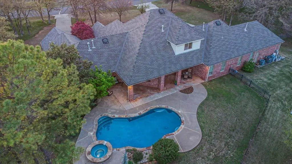 4808 Clipper XING, Edmond, OK 73013