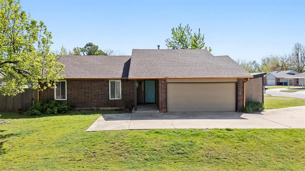 12337 Rockgate DR, Yukon, OK 73099