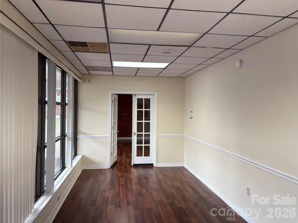 322 E Statesville AVE, Mooresville, NC 28115