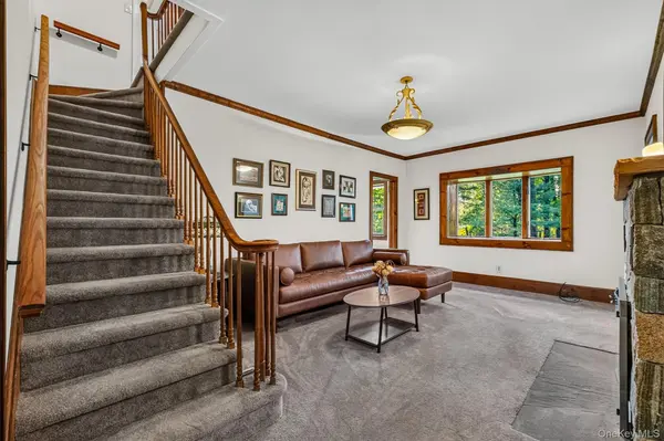 811 Farmers Mills RD, Carmel, NY 10512
