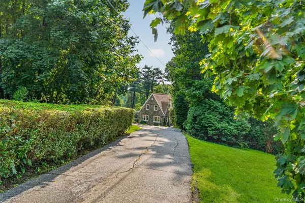 811 Farmers Mills RD, Carmel, NY 10512