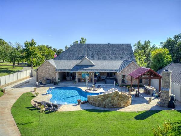 9701 Nawassa DR, Midwest City, OK 73130